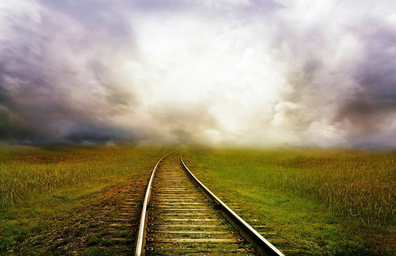 railroad-tracks-163518_1280.jpg
